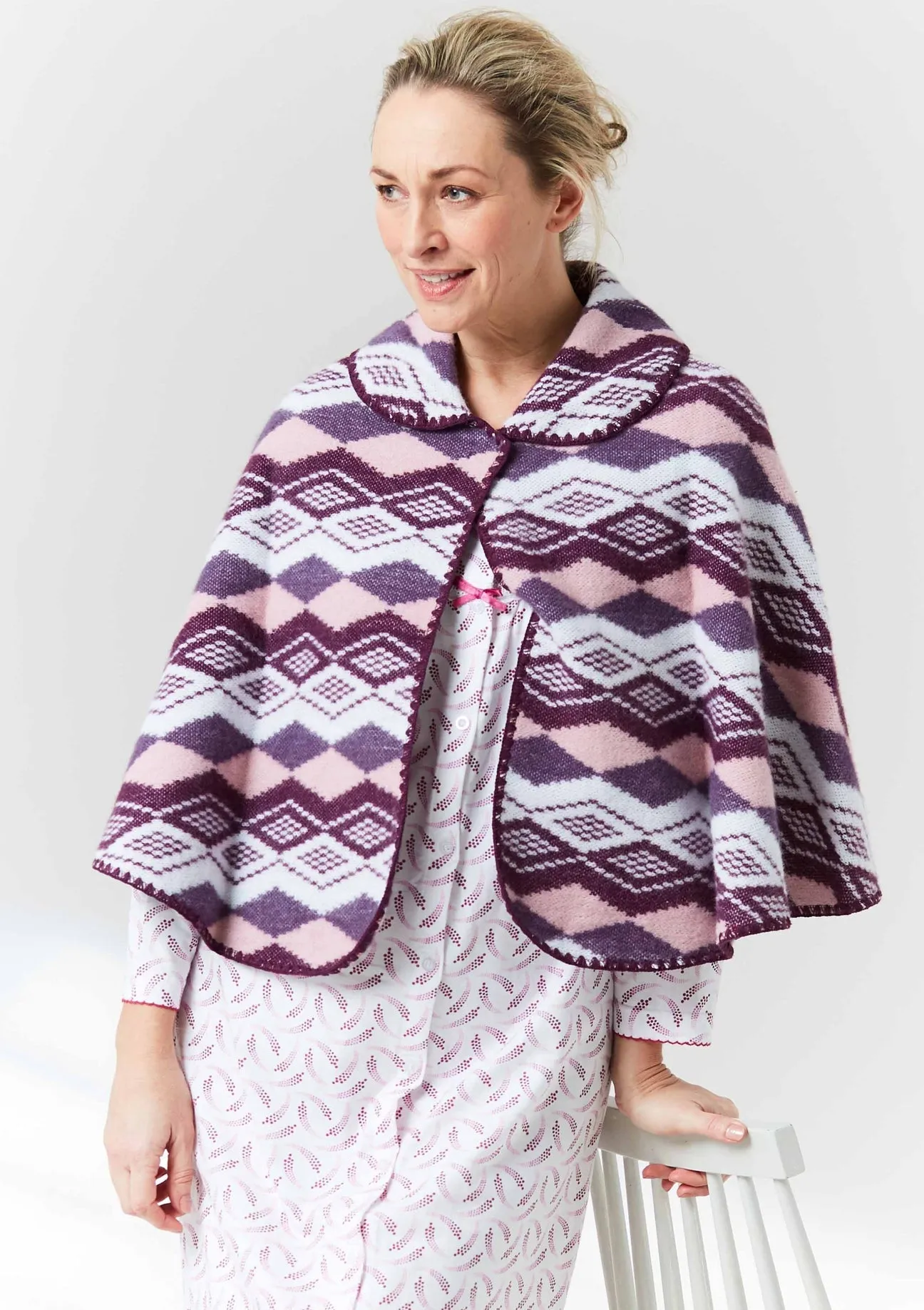 Lilly Luxury VELCRO® Brand Fastening Cape