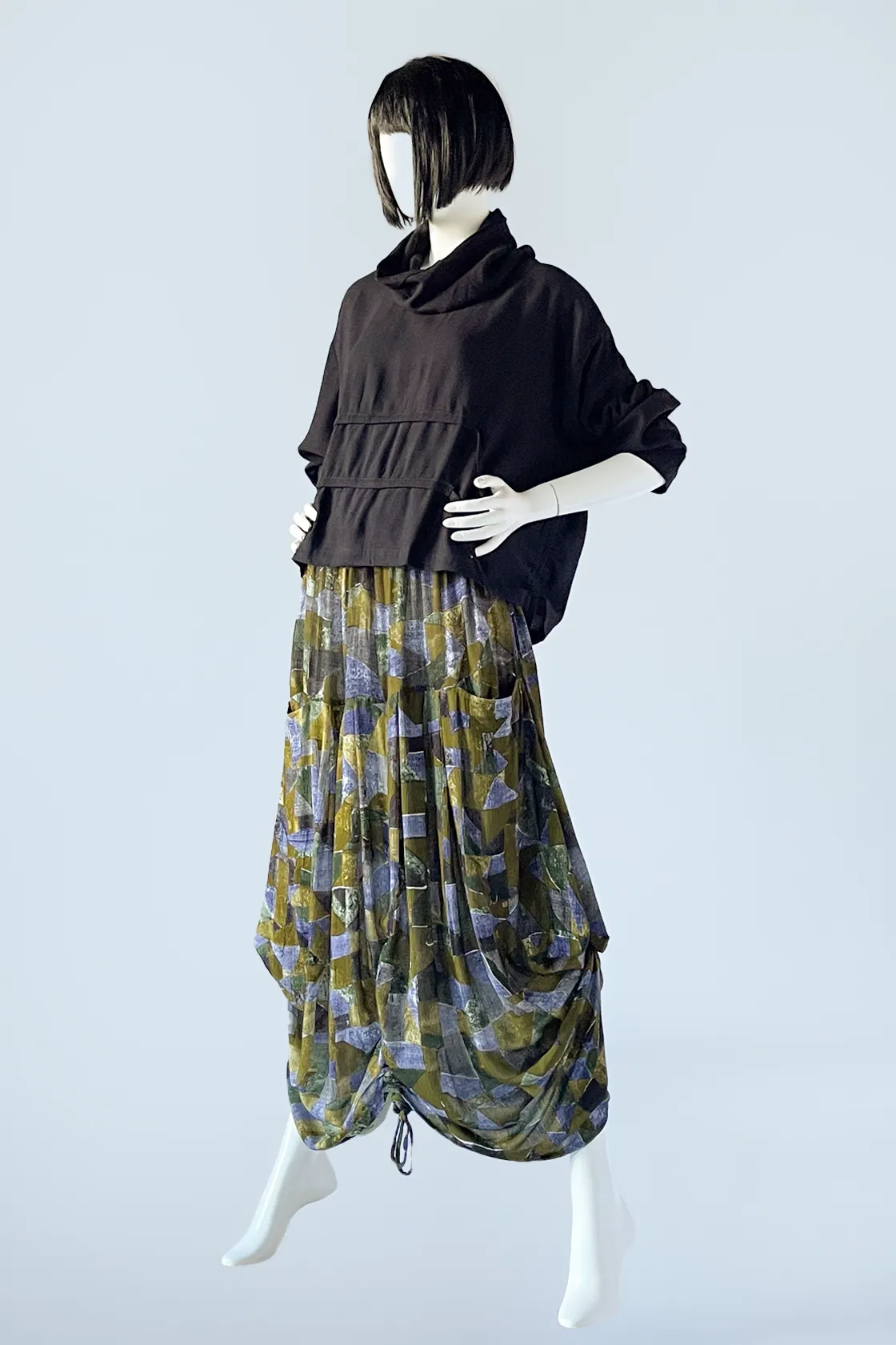 Short String Top in Black Papyrus
