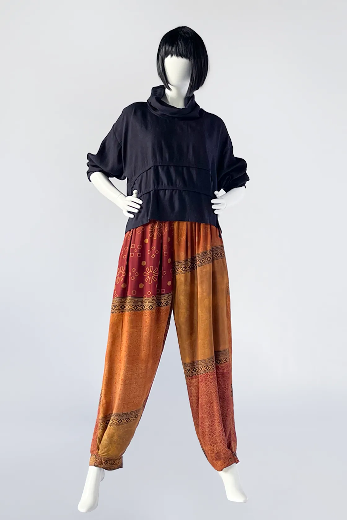 Short String Top in Black Papyrus