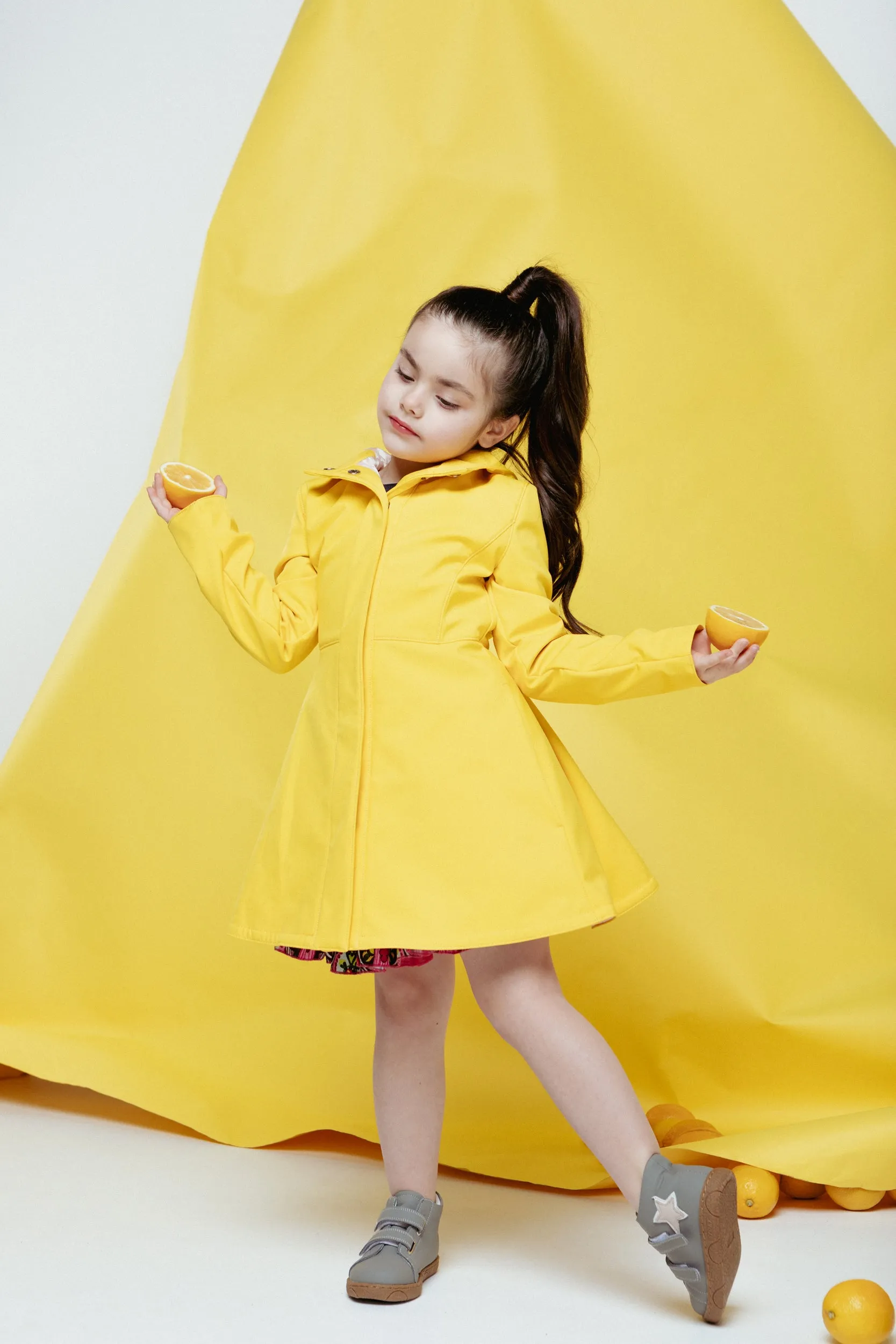 'Yellow Sun' in size 134/140 (9-10y)